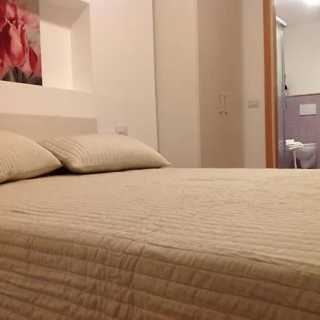 B&B A Casa Di Amici 지아르디니낙소스