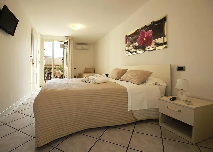 A Casa Di Amici Giardini-Naxos