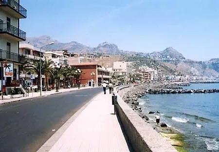 A Casa Di Amici Bed & Breakfast Giardini Naxos