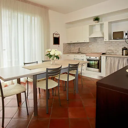 A Casa Di Amici Giardini-Naxos